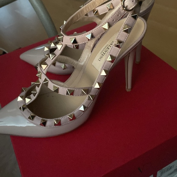 Valentino Garavani Rockstud Heels sz 37.5 - Picture 6 of 10